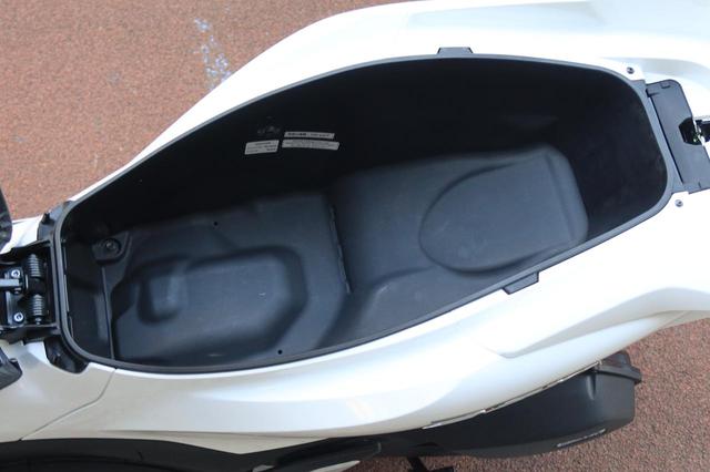 画像4: ホンダ新型「PCX」通勤インプレ! 街乗りを2週間してみて分かった2021年モデルの特徴|燃費・足つき・使い勝手をレビュー