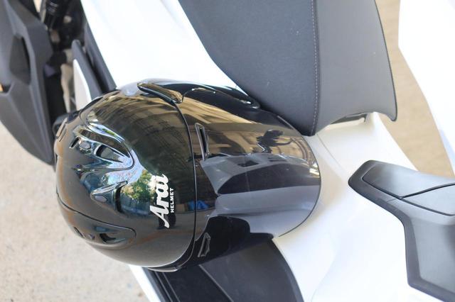 画像7: ホンダ新型「PCX」通勤インプレ! 街乗りを2週間してみて分かった2021年モデルの特徴|燃費・足つき・使い勝手をレビュー