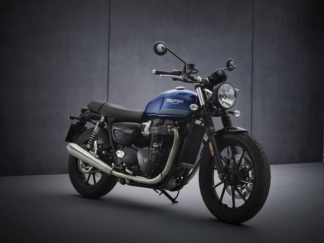 画像: TRIUMPH Street Twin 総排気量:900cc エンジン形式:水冷4ストSOHC4バルブ並列2気筒270°クランク シート高:765mm 車両重量:217kg 日本での発売予定時期:2021年4月 メーカー希望小売価格:税込110万5000円~113万1500円