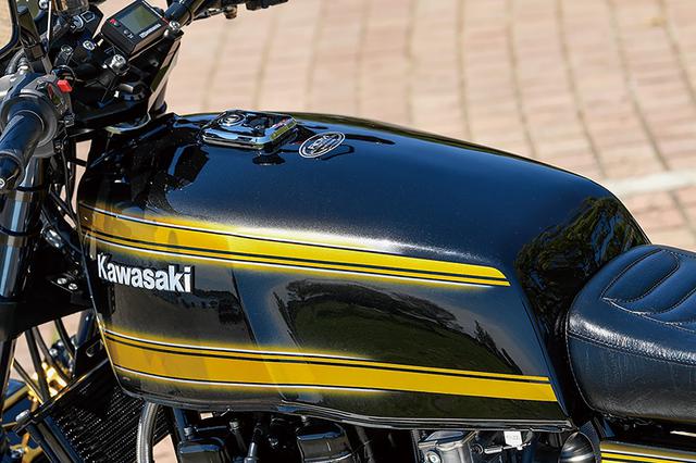 画像: Mk.Ⅱのインジェクション仕様=Z1000Hラインをブラック×イエローとし、グラデーションでアレンジしたペイントはエンゼルが担当した。
