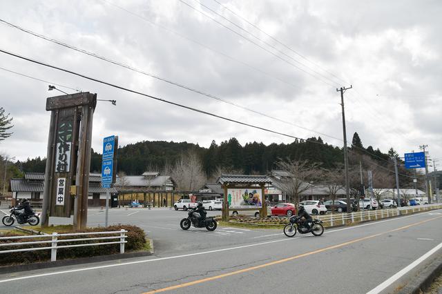 画像1: 道の駅「つくで手作り村」の美河ハム売店に向かうのだ