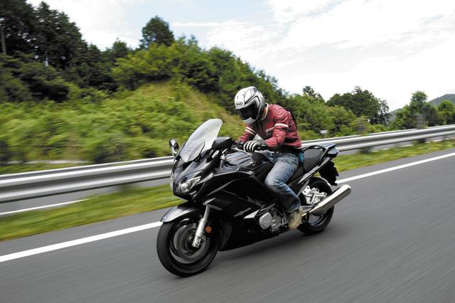 画像: ヤマハ「FJR1300A」「FJR1300AS」ツーリング性能解説