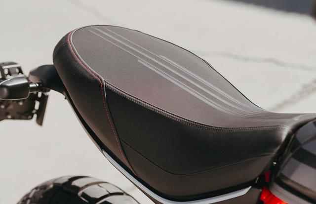 画像2: ドゥカティが新型車「スクランブラー・デザートスレッド・ファストハウス」を発表! 限定800台のコラボモデル【2021速報】