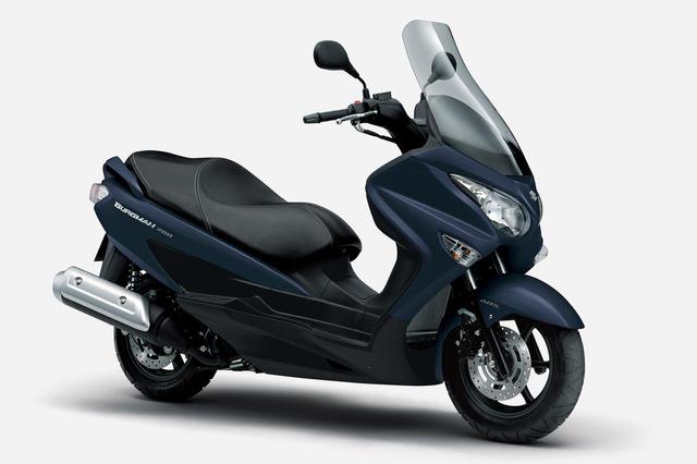画像: SUZUKI BURGMAN200 ABS 総排気量:199cc エンジン形式:水冷4ストSOHC4バルブ単気筒 シート高:735mm 車両重量:165kg 2021年モデルの発売日:2021年3月16日(火) メーカー希望小売価格:税込57万1340円