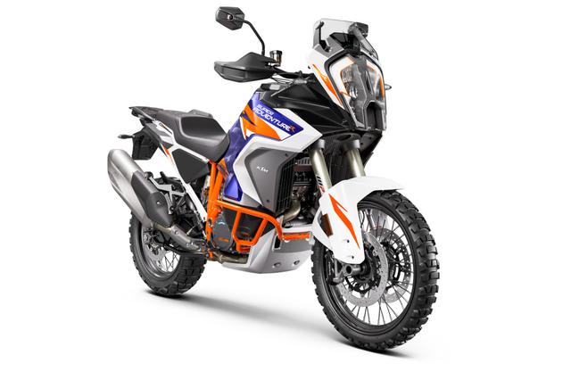 画像: KTM 1290 SUPER ADVENTURE R エンジン形式:水冷4ストDOHC4バルブV型2気筒 シート高:880mm 車両重量:約228kg(燃料除く) 発売日:2021年5月予定 メーカー希望小売価格:税込259万円