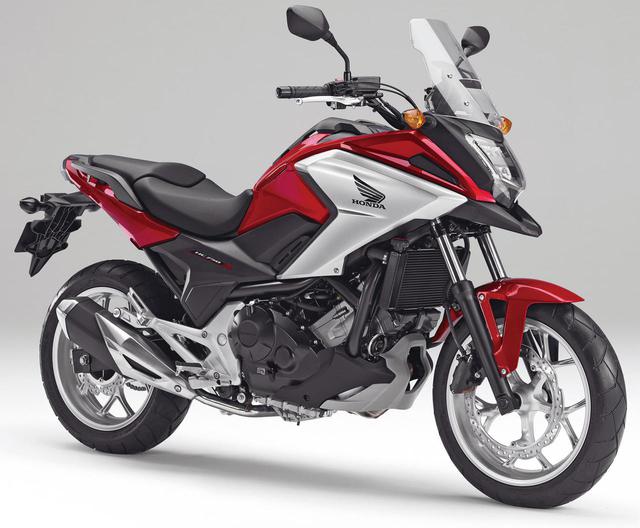 画像: 2016年 NC750X 初のフルモデルチェンジ。LEDヘッドライトを採用し外装を一新、DCTはSモードを3種類に増やすなど、走行モードも多彩になった。