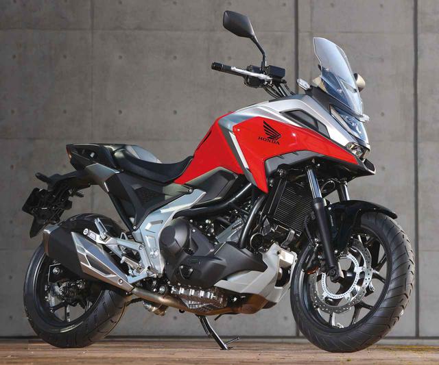 画像: Honda NC750X (2021年モデル) 総排気量:745cc エンジン形式:水冷4ストSOHC4バルブ並列2気筒 シート高:800mm 車両重量:214kg(DCTは224kg) 発売日:2021年2月25日 メーカー希望小売価格:税込92万4000円(DCTは税込99万円) ※写真はNC750X Dual Clutch Transmission