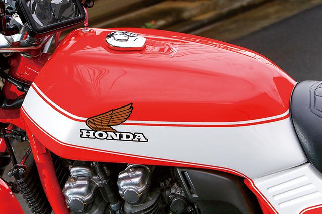 画像: 燃料タンクはCB1100プロジェクトF用に起こされたアルミ製を装着している。14ℓ容量を確保し、FI関連パーツも純正から同時移植してある。