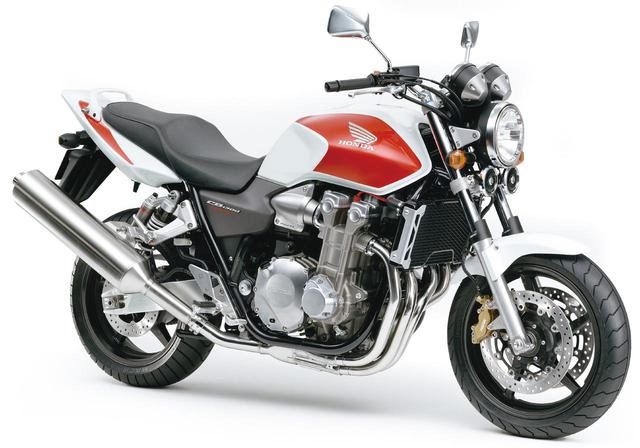 画像: 2003年 CB1300 SUPER FOUR 2003年にはフルモデルチェンジを遂げる。単体で8kgもの軽量化を果たした新エンジンやPGM-FIを採用、フレームも新作され、テールランプにはLEDが導入された。