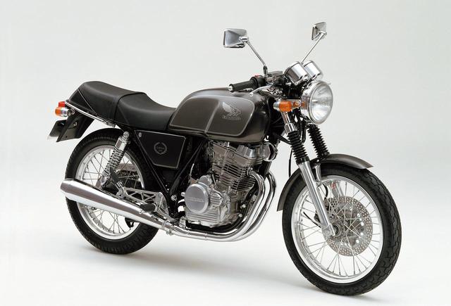 画像: 1987年 GB250 CLUBMAN キャブレターを38mm径のものに変更、バルブスプリングやコンロッドも変更され、ブレーキ径も拡大。マフラーも1本出しとなった。