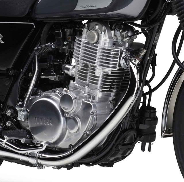 画像: SR400ファイナルエディションのエンジン。写真の右下あたりに備わっているのが排ガス規制に対応するため2018年モデルから装備されたキャニスター。