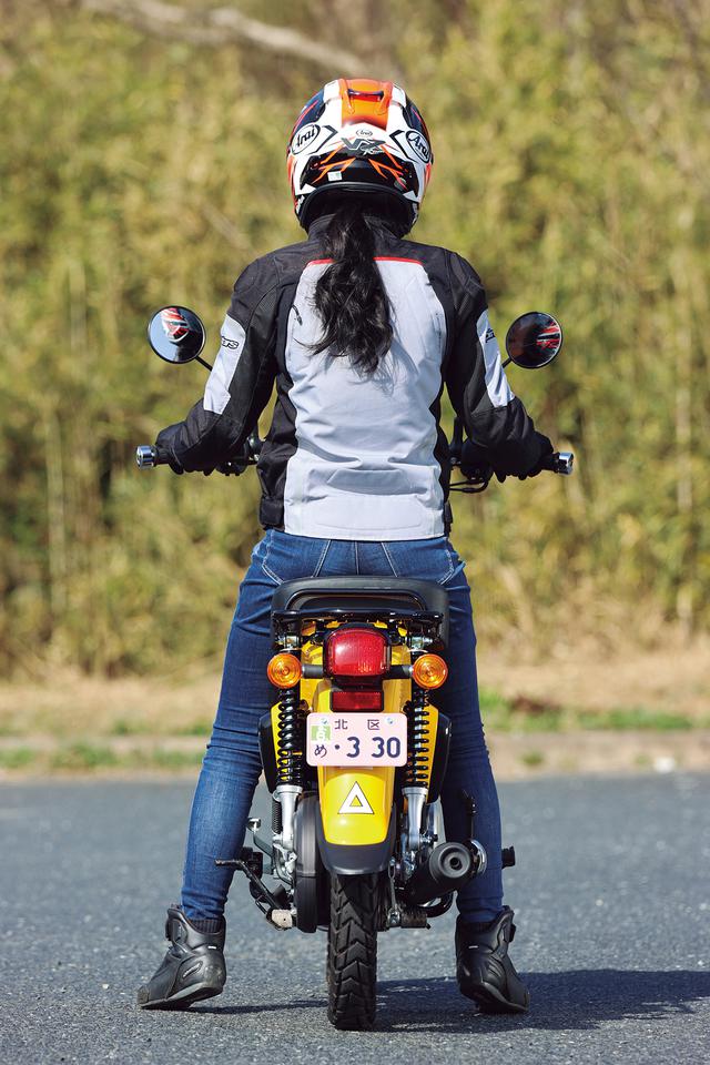 画像: ホンダ「クロスカブ110」ライディングポジション・足つき性