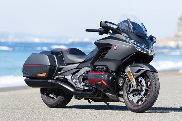 画像: Honda Gold Wing Dual Clutch Transmission 2020年モデル 総排気量:1833cc エンジン形式:水冷4ストSOHC(ユニカム)水平対向6気筒 最高出力:126PS/5500rpm 最大トルク:17.3kg-m/4500rpm シート高:745mm 車両重量:364kg 税込価格:293万400円