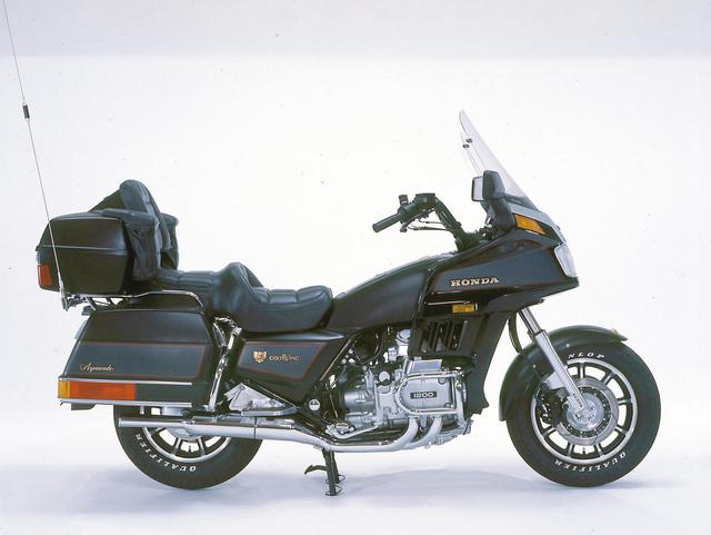 画像: 1984年 GL1200アスぺンケイド 1182㏄エンジンを採用、フロントは16インチ化された。アスペンケイドはインターコムなどを標準装備した最上級モデル。