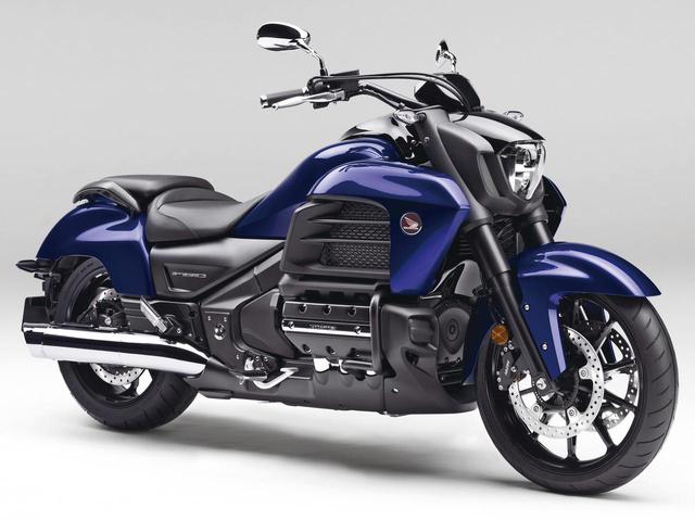 画像: 2014年 ゴールドウイング F6C ネイキッドスタイルの独創的なデザインを採用。フロント19、リア17インチというシリーズ最大のホイールで迫力あるフォルムを演出。