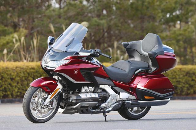 画像: Honda Gold Wing Tour 総排気量:1833cc エンジン形式:水冷4ストSOHC(ユニカム)水平対向6気筒 シート高:745mm 車両重量:389kg 発売日:2021年2月25日(木) メーカー希望小売価格:税込346万5000円