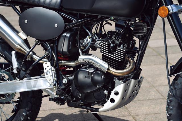 画像: 空冷SOHC2バルブエンジンにフューエルインジェクションを組み合わせるオーソドックスな構成。エンジン始動はセルのみ。
