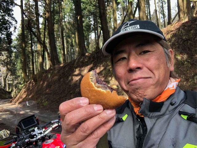 画像9: 試練は続く…なんと山は極寒、道は極細!