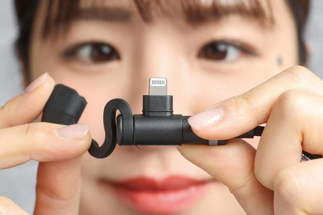 画像: 新製品の「バイク専用電源」は標準化しつつあるUSB-C(出力5V/3A)と、iPhone用ライトニング(出力2.4A)の2種類がある。(共に税込:4950円)