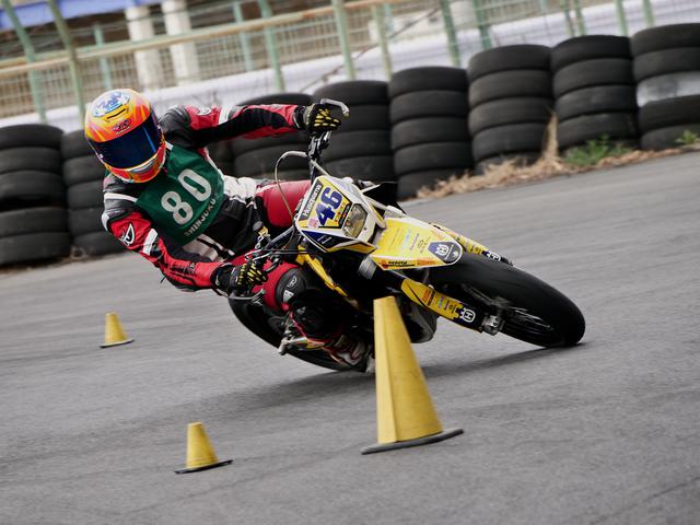 画像: 総合5位 地下和宏 選手(C1級)&SM450R