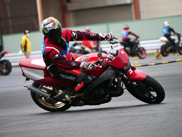 画像: 総合4位 池浦彰寿 選手(B級)&NSR250R