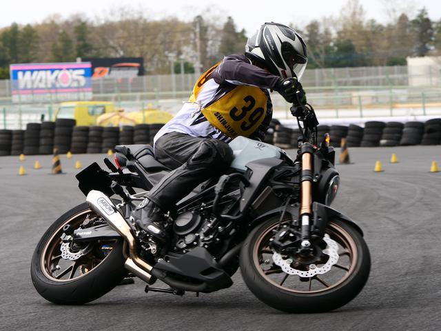 画像: ●NO級1位・豊田哲矢選手&CB250R 1分50秒225