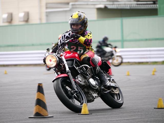 画像: ●C2級3位・大倉明日香選手&VTR250 1分50秒247