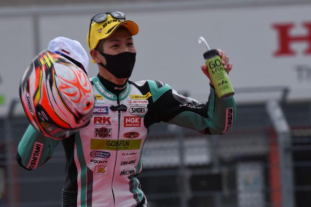 画像: 「得意なカテゴリーに戻ってきて開幕戦にキッチリ勝ててうれしい」と尾野