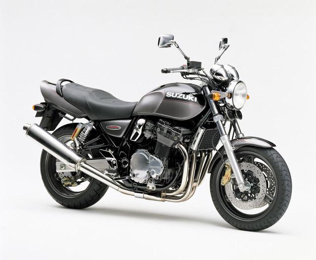 画像: ●油冷4ストDOHC4バルブ並列4気筒● 1156cc ● 100PS/8500rpm ●最大トルク:10.0kg-m/4500rpm ● 208㎏ ● 120/70ZR17・170/60ZR17 ● 79万8000円