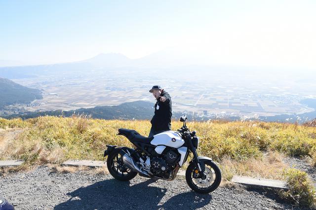 画像: 阿蘇ツーリングの休憩といえば、定番「大観峰」へ 休日はバイクがたくさんです
