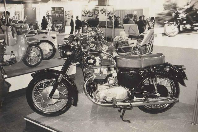 画像: 1962年(昭和37年)の第9回全日本自動車ショーに出展されたメグロ・スタミナK。メーカー名がまだ「目黒製作所」となっている最後の年だ。