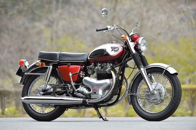画像: 1967年(昭和42年) カワサキ「650W1」 カワサキ500メグロK2の排気量をアップし、650ccとしてデビューしたカワサキ650W1。上記の125B8で対アメリカ輸出をスタートさせたカワサキの、ビッグバイクのアメリカ投入モデルだ。事実上、1967年に発売されたこの650W1が「純カワサキ」の初代ビッグバイクとなった。