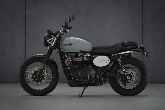 画像: TRIUMPH Street Scrambler 総排気量:900cc エンジン形式:水冷4ストSOHC4バルブ並列2気筒 シート高:790mm 車両重量:224kg 発売日:2021年7月(「サンドストームリミテッドエディション」は6月) メーカー希望小売価格:税込131万円〜134万9600円 (「サンドストームリミテッドエディション」139万円)