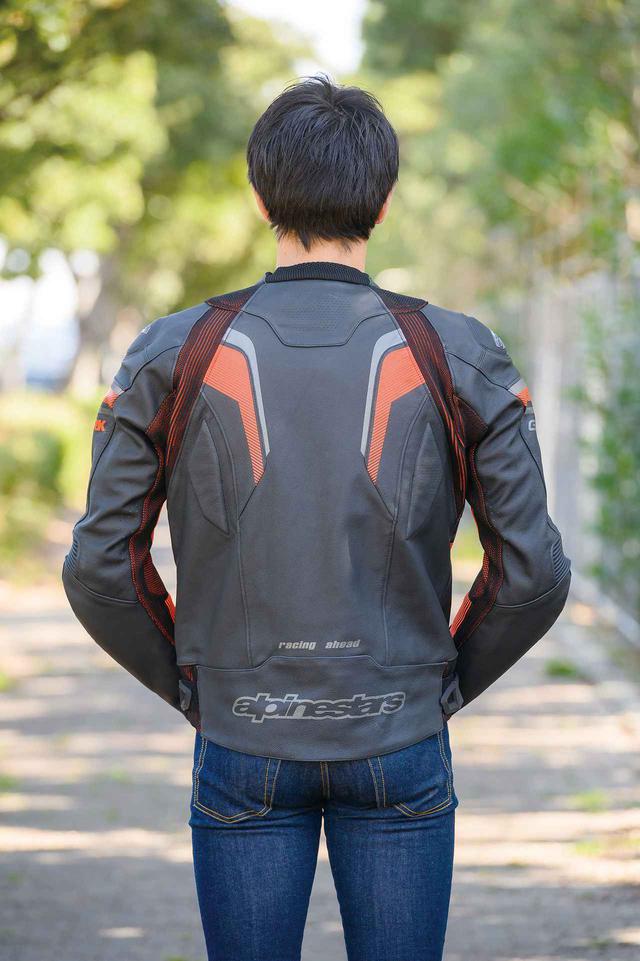画像1: アルパインスターズの新作ウェアをチェック!「GP PLUS R v3 RIDEKNIT LEATHER JACKET」【2021年夏ジャケット図鑑】
