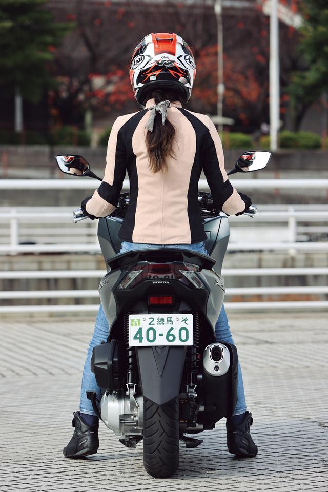 画像: ホンダ「PCX160」ライディングポジション・足つき性