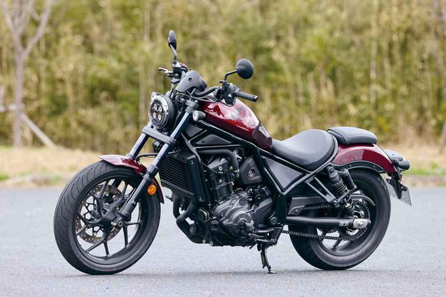 画像: Honda Rebel 1100 Dual Clutch Transmission 総排気量:1082cc エンジン形式:水冷4ストSOHC4バルブ並列2気筒 シート高:700mm 車両重量:233kg 発売日:2021年3月11日 メーカー希望小売価格:税込121万円