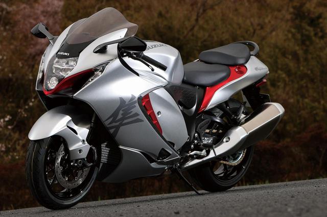 画像: SUZUKI Hayabusa 2021年モデル 総排気量:1339cc エンジン形式:水冷4ストDOHC4バルブ並列4気筒 シート高:800mm 車両重量:264kg 発売日:2021年4月7日(水) メーカー希望小売価格:税込215万6000円〜222万2000円
