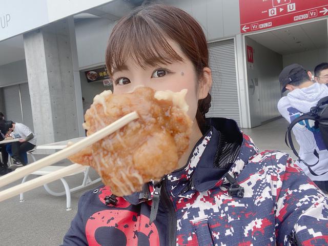 画像: 1つが大きく、ジューシーな唐揚げ。