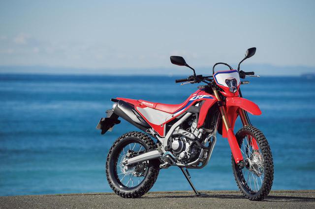 画像: Honda CRF250L〈s〉 総排気量:249cc エンジン形式:水冷4ストDOHC4バルブ単気筒 シート高:830mm/〈s〉は880mm 車両重量:140kg 発売日:2020年12月17日 メーカー希望小売価格:税込59万9500円