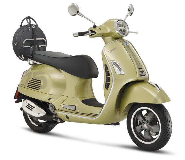 画像: Vespa GTS 75th 排気量:278cc エンジン形式:水冷4ストSOHC4バルブ単気筒 シート高:790mm 車両重量:160kg 発売日:2021年6月中旬 メーカー希望小売価格:税込85万8000円