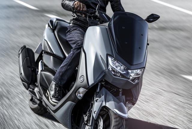 画像1: ヤマハが新型「NMAX ABS」の国内仕様車を発表! エンジン改良&新フレームの採用とともにトラコンやスマホ連携機能も新搭載