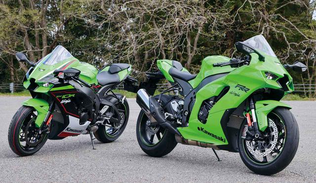 画像: Kawasaki Ninja ZX-10RR (右) 最大出力:204PS/14000rpm 最大トルク:11.4kgf・m/11700rpm カラー:ライムグリーン 発売予定日:2021年6月25日 税込価格:328万9000円