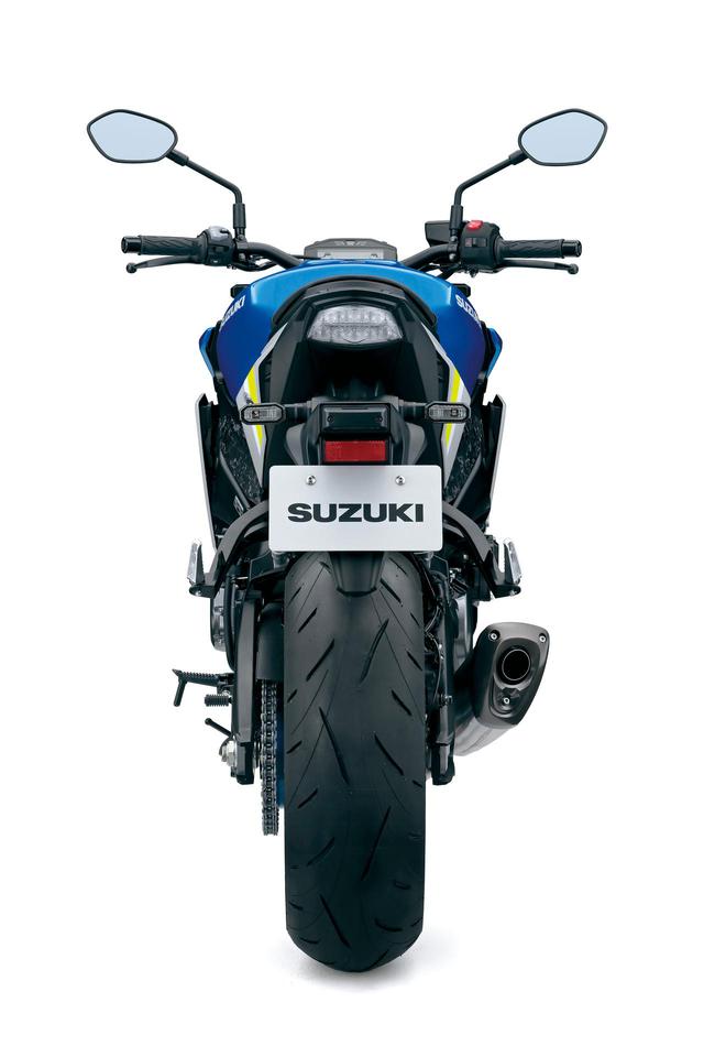 画像: ▲ひとめでGSX-S1000と分かるこのアングルが最も先代モデルの面影を残している。