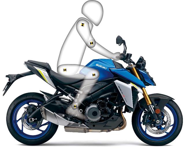 画像: グリップ位置はワイドになったほか、前モデルより20mmライダー側に近づき、上体はアップライトになった。