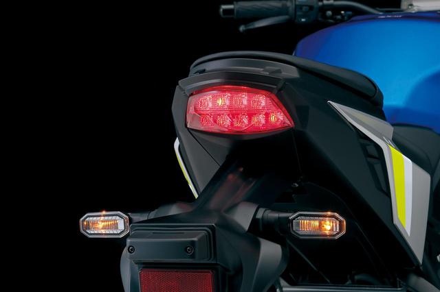 画像: LEDテールランプは前モデルから継承。前後のウインカーは細身ボディのLEDに変更されている。