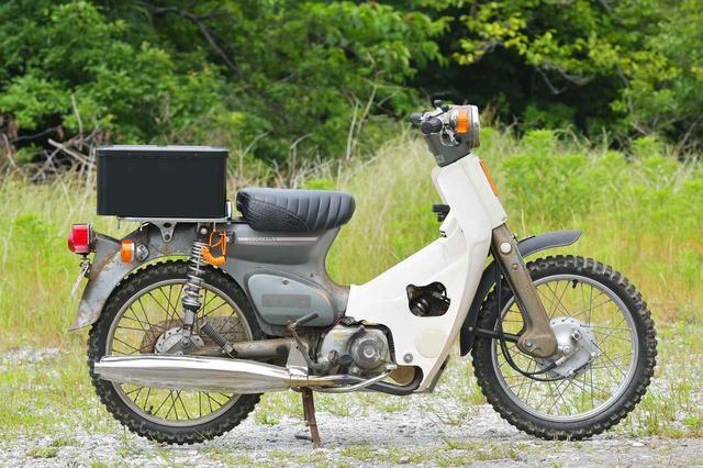 画像4: スーパーカブ90縦置き