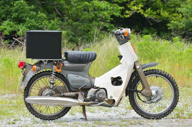 画像7: スーパーカブ90縦置き