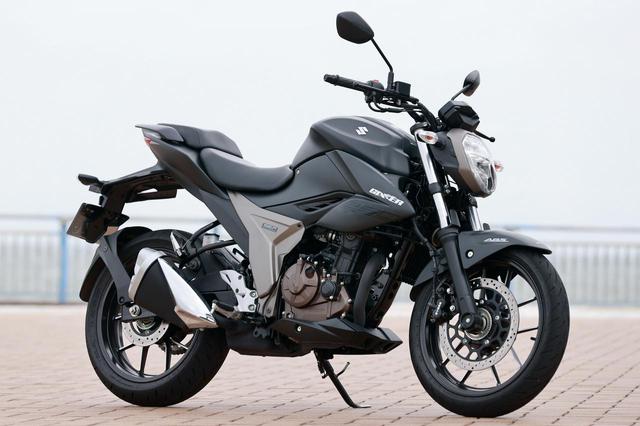 画像: SUZUKI GIXXER250 油冷エンジンを搭載した、ジクサーSF250のネイキッドバージョンにしてジクサー150の兄弟車。SF250よりも4㎏軽量のストリートバイクだ。 ※写真は2020年カラー 総排気量:249cc エンジン形式:油冷4ストSOHC4バルブ単気筒 最高出力:19kW(26PS)/9000rpm 最大トルク:22N・m(2.2kgf・m)/7300rpm 車両重量:154kg 税込価格:44万8800円
