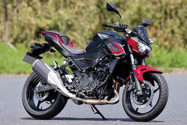 画像: Kawasaki Z250 Ninja250のネイキッドバージョン。フルカウルのNinjaよりもライディングポジションがラクで視界もよく、カタログデータの2kg減よりも軽量に感じる身軽さが人気だ。 総排気量:248cc エンジン形式:水冷4ストDOHC4バルブ並列2気筒 最高出力:27kW(37PS)/12500rpm 最大トルク:23N・m(2.3kgf・m)/10500rpm 車両重量:164kg 税込価格:61万500円