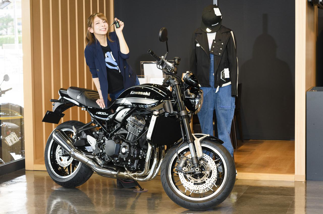 画像: ▲専用スペースで納車式。